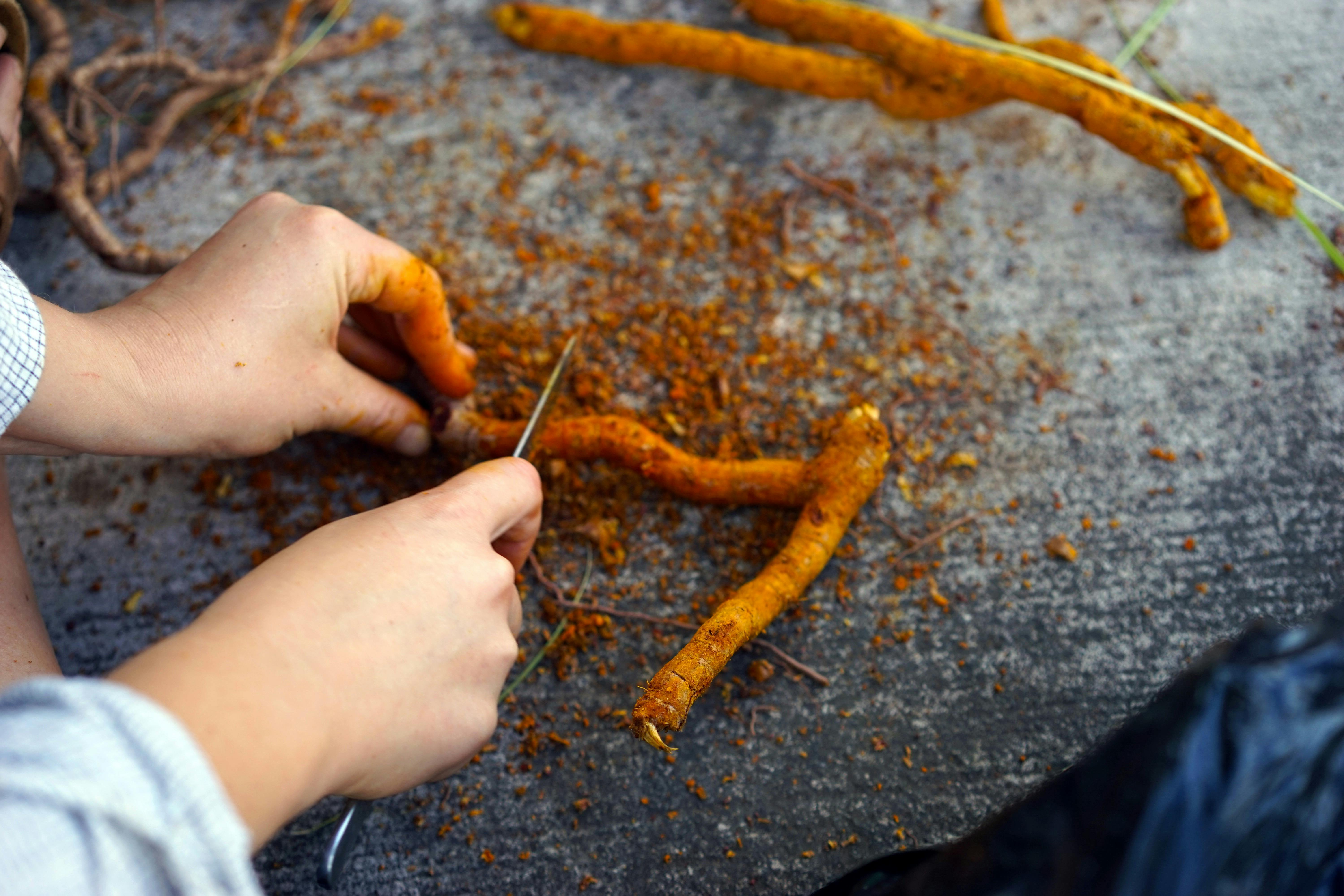 Preparing native dye