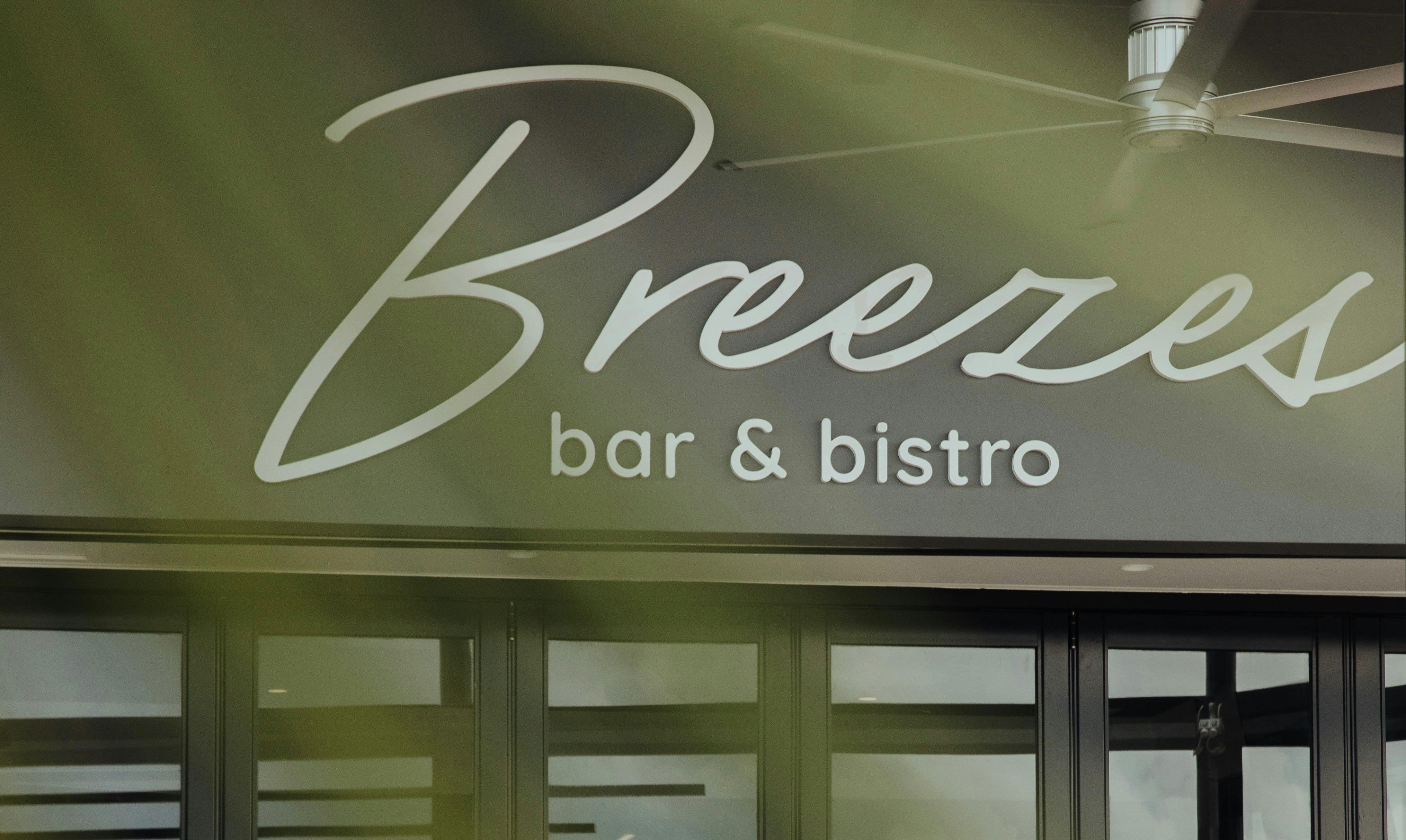 Breezes Bar & Bistro