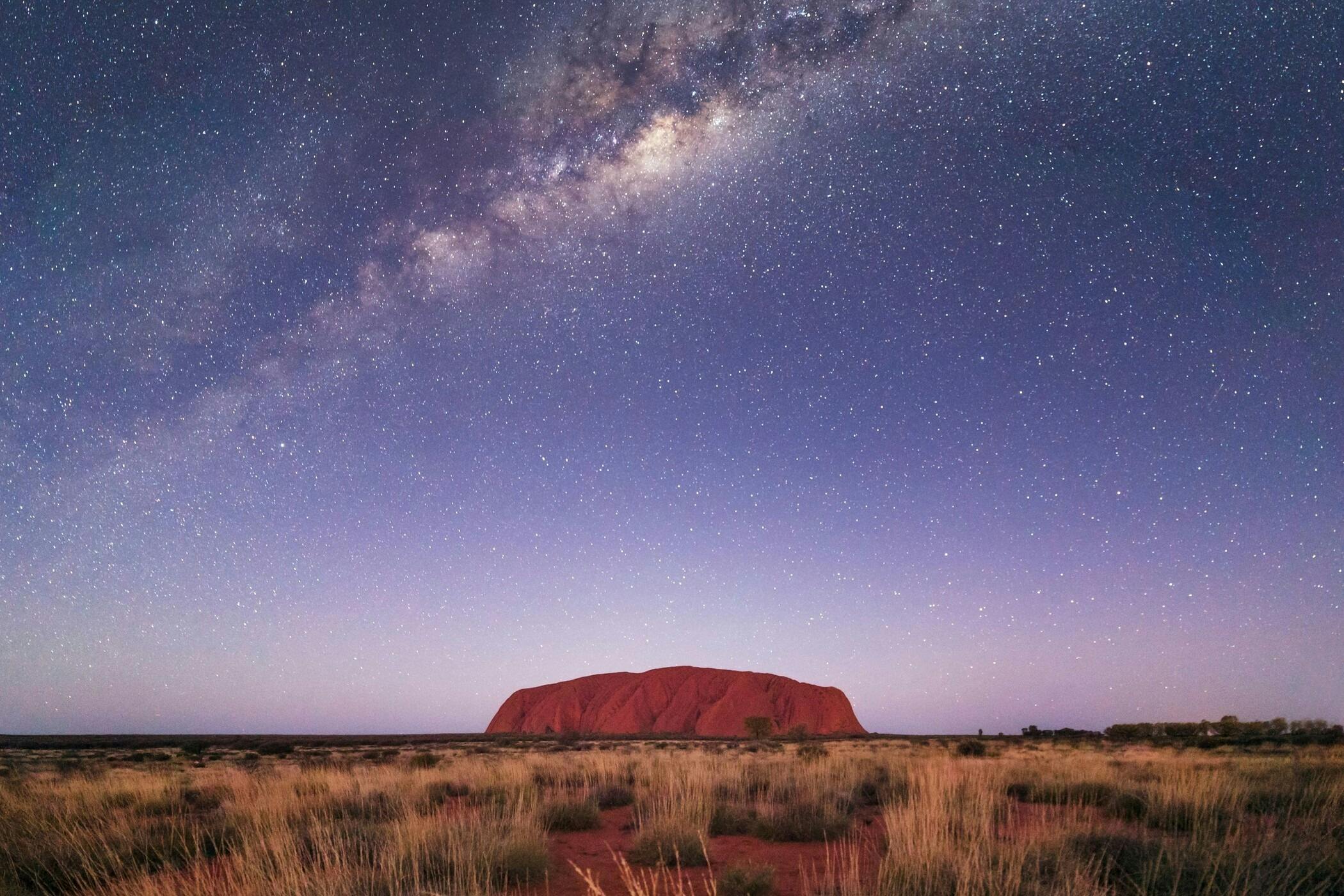 Uluru stargazing and milky way