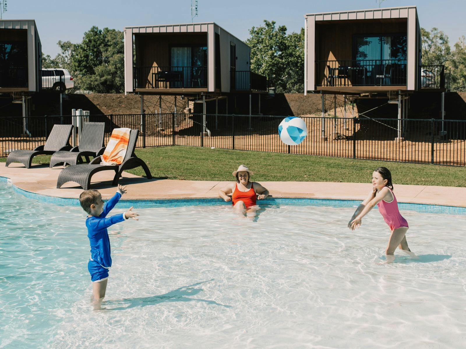 Discovery Parks - Katherine Pool and Cabins