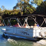Pontoon boat