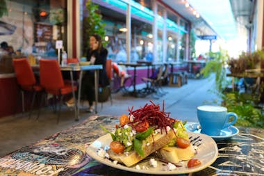 Page 27 Cafe