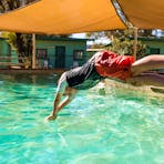 A clean dive into the sparkling water
