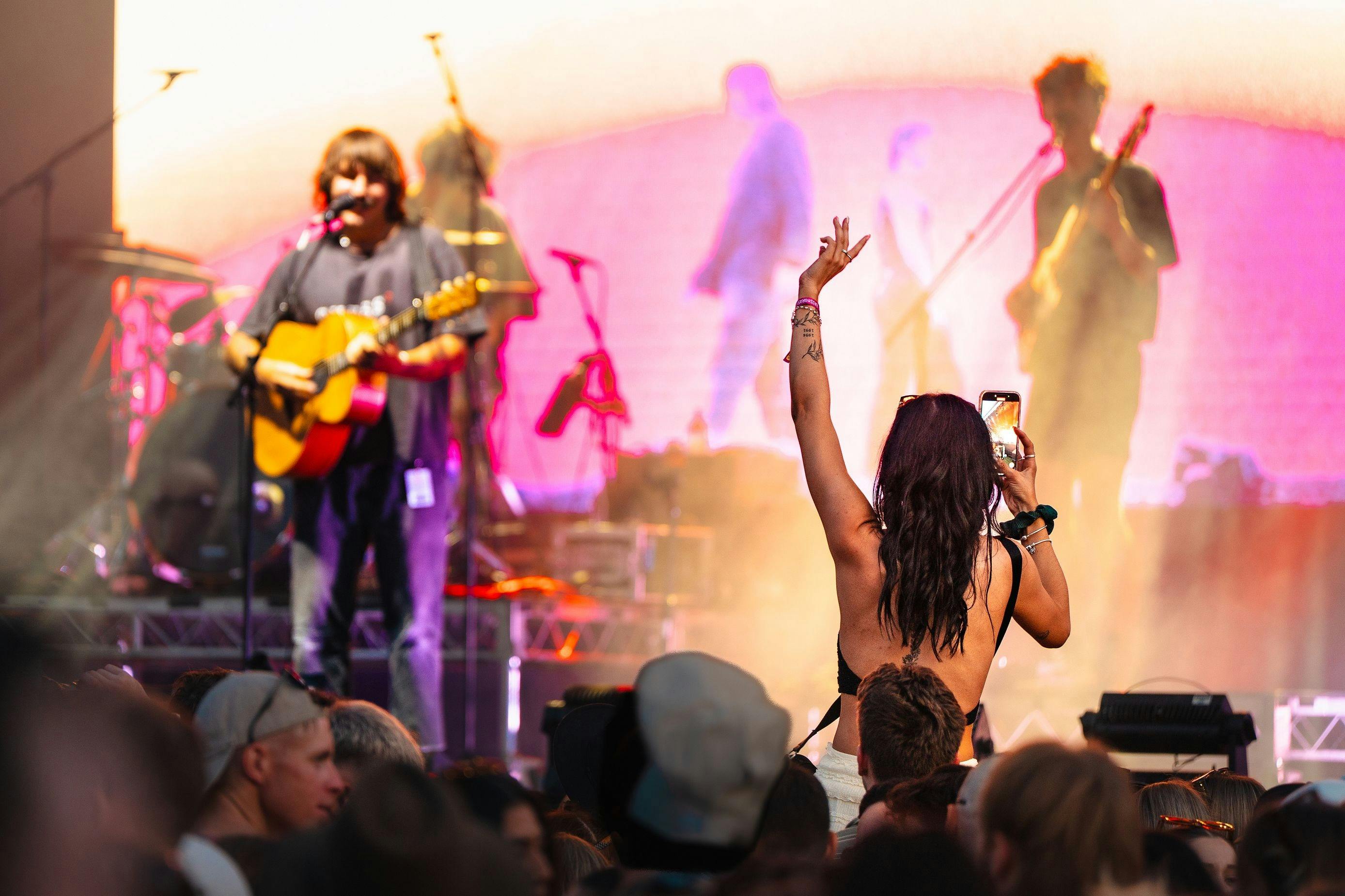 Crowd watching the BASSINTHEGRASS stage