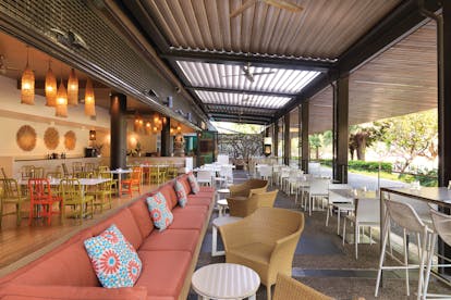 Curve Restaurant & Bar