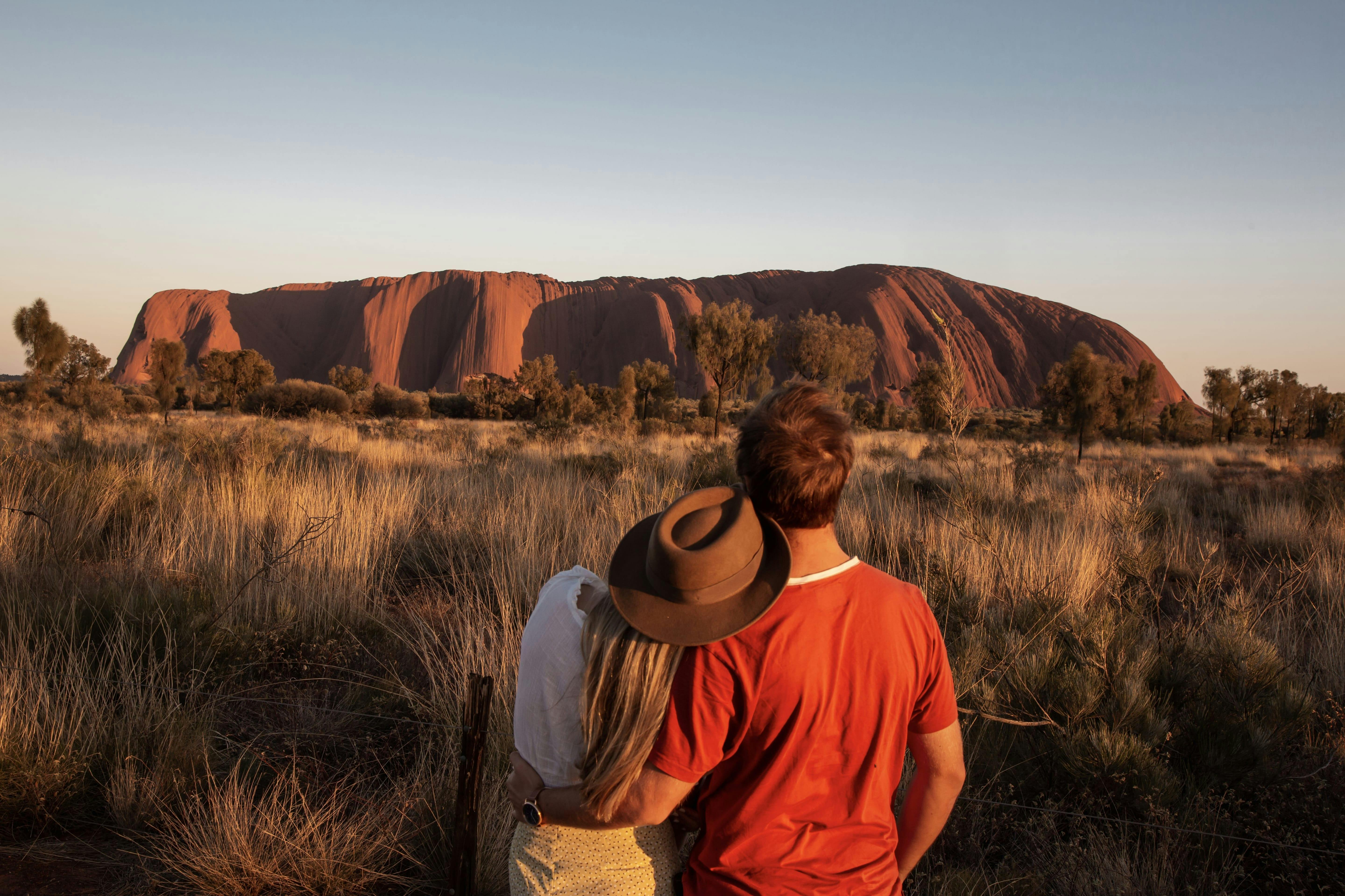 Uluru, Kata Tjuta, Kings Canyon and MacDonnell Ranges 5 Day Tour from Alice Springs or Uluru