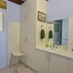 cavenagh lodge bathroom