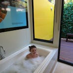 Internal Bath & Shower in Ringer's