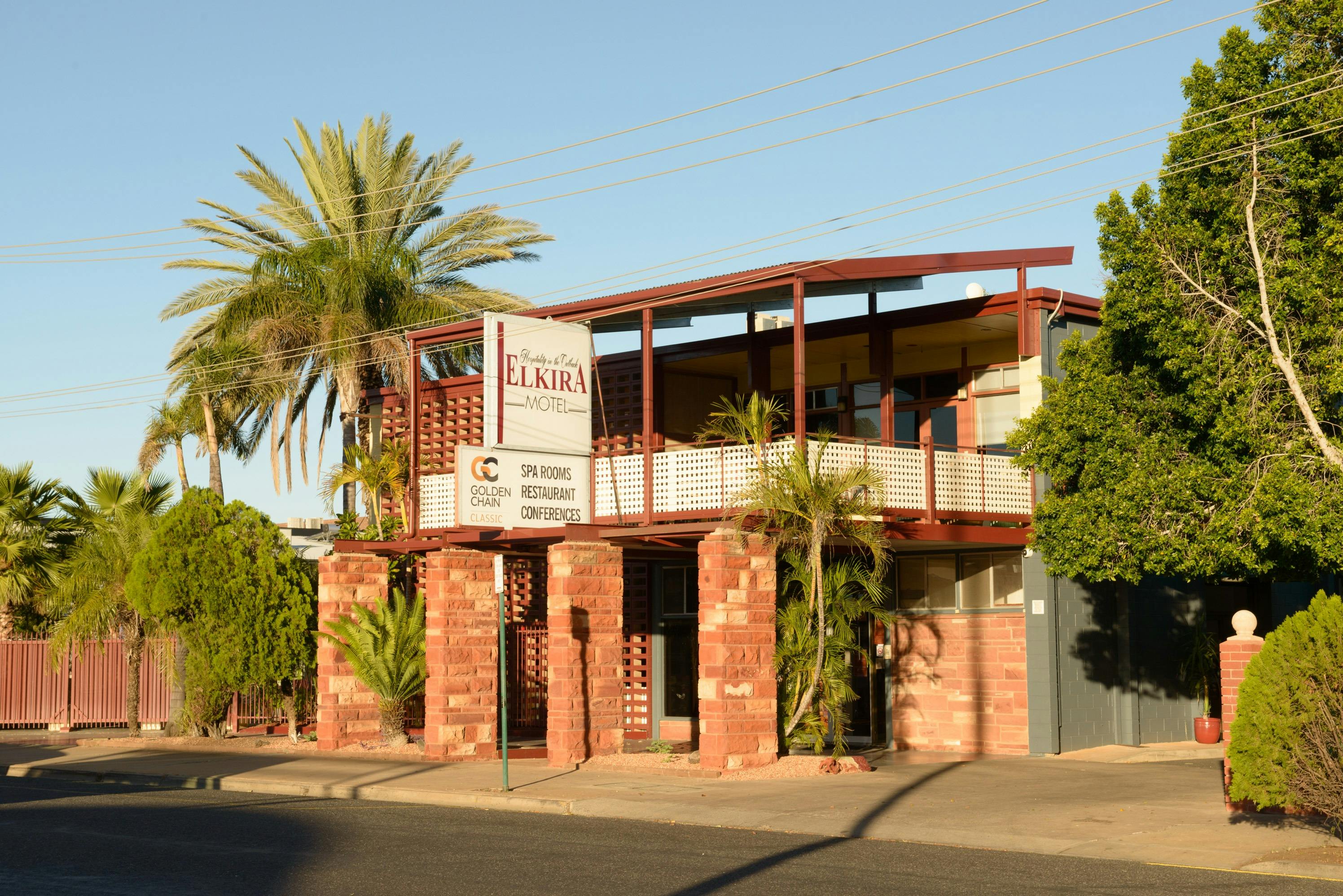 Elkira Court Motel