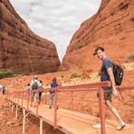 Kings_Canyon-_guide_leading_hike