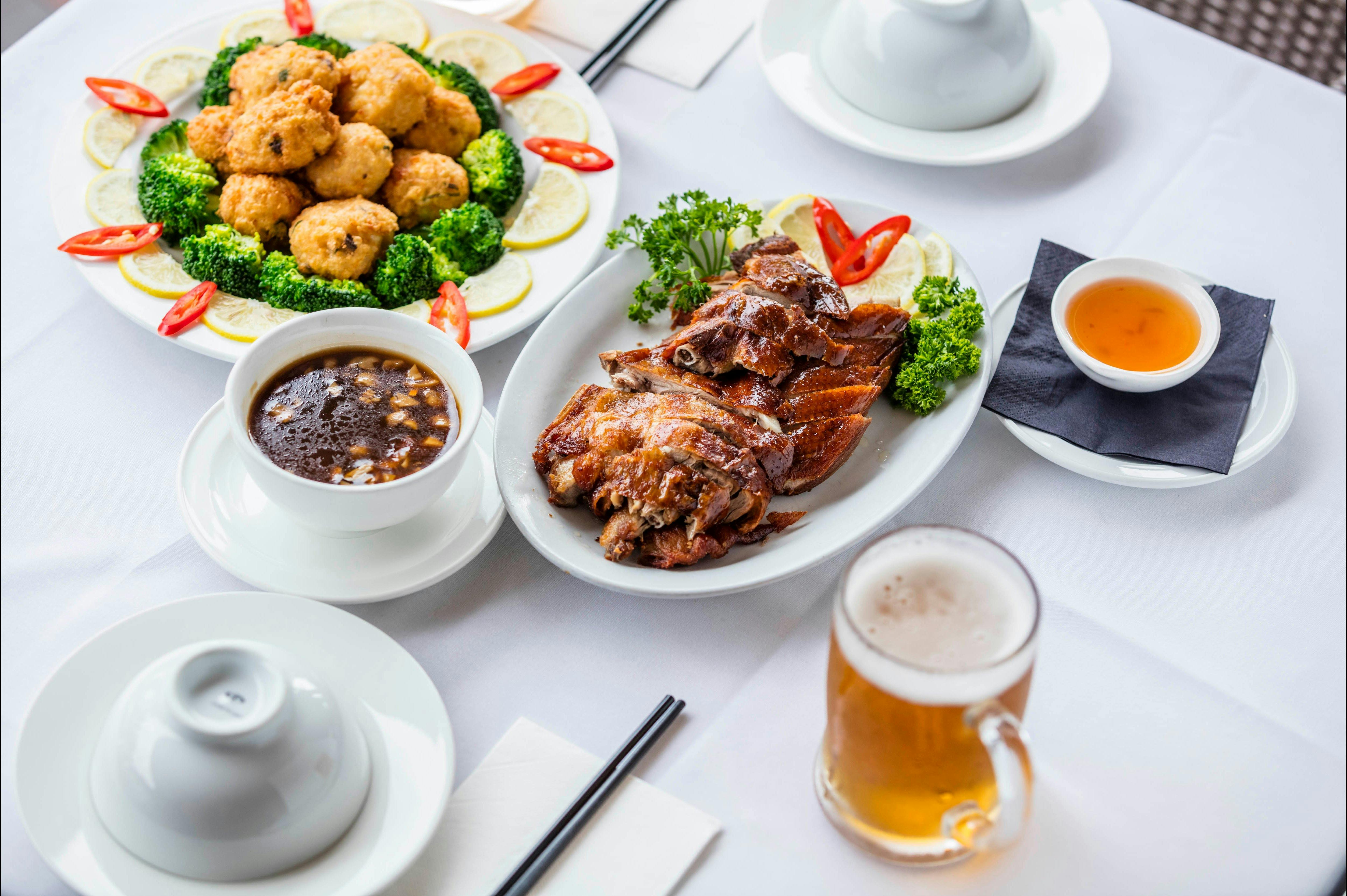 A-la-carte Chinese Cuisine for Lunch and Dinner