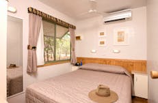 Nitmiluk Chalets bedroom