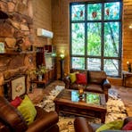 Sturt Desert Pea House - formal lounge and dining with beautiful stained glass windows