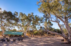 Trek Larapinta camping