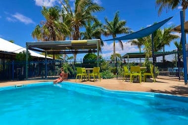 Devils Marbles Hotel