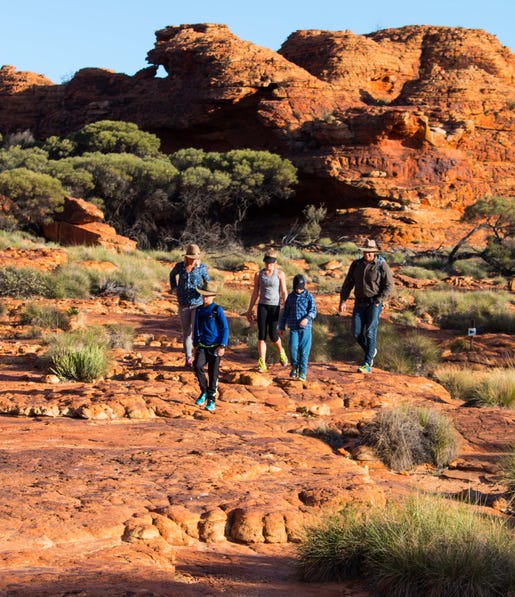Matt Hayden and family walking the Kings Canyon Rim