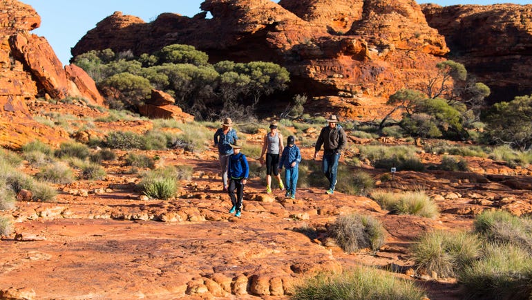 Matt Hayden and family walking the Kings Canyon Rim