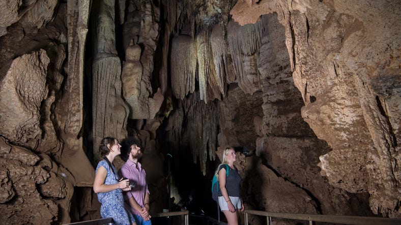 6-tour group at cutta cutta caves near katherine,-d-,jpg