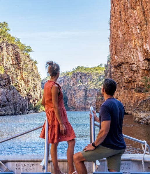Couple-cruising-Katherine-Nitmiluk-Gorge