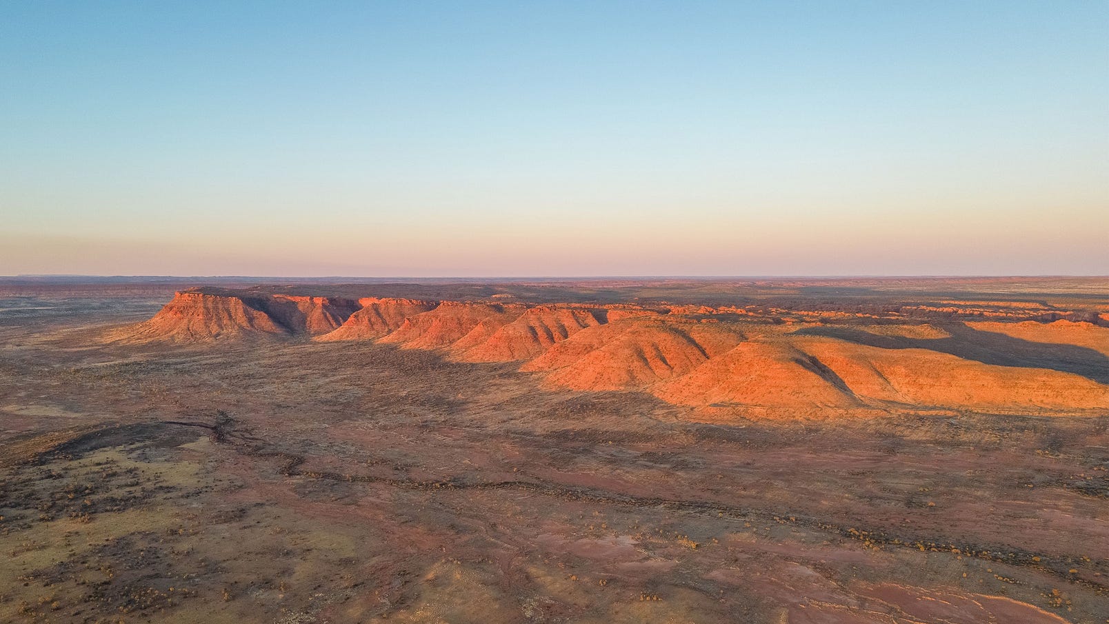 West-MacDonnell-Ranges-near-Alice-Springsjpg