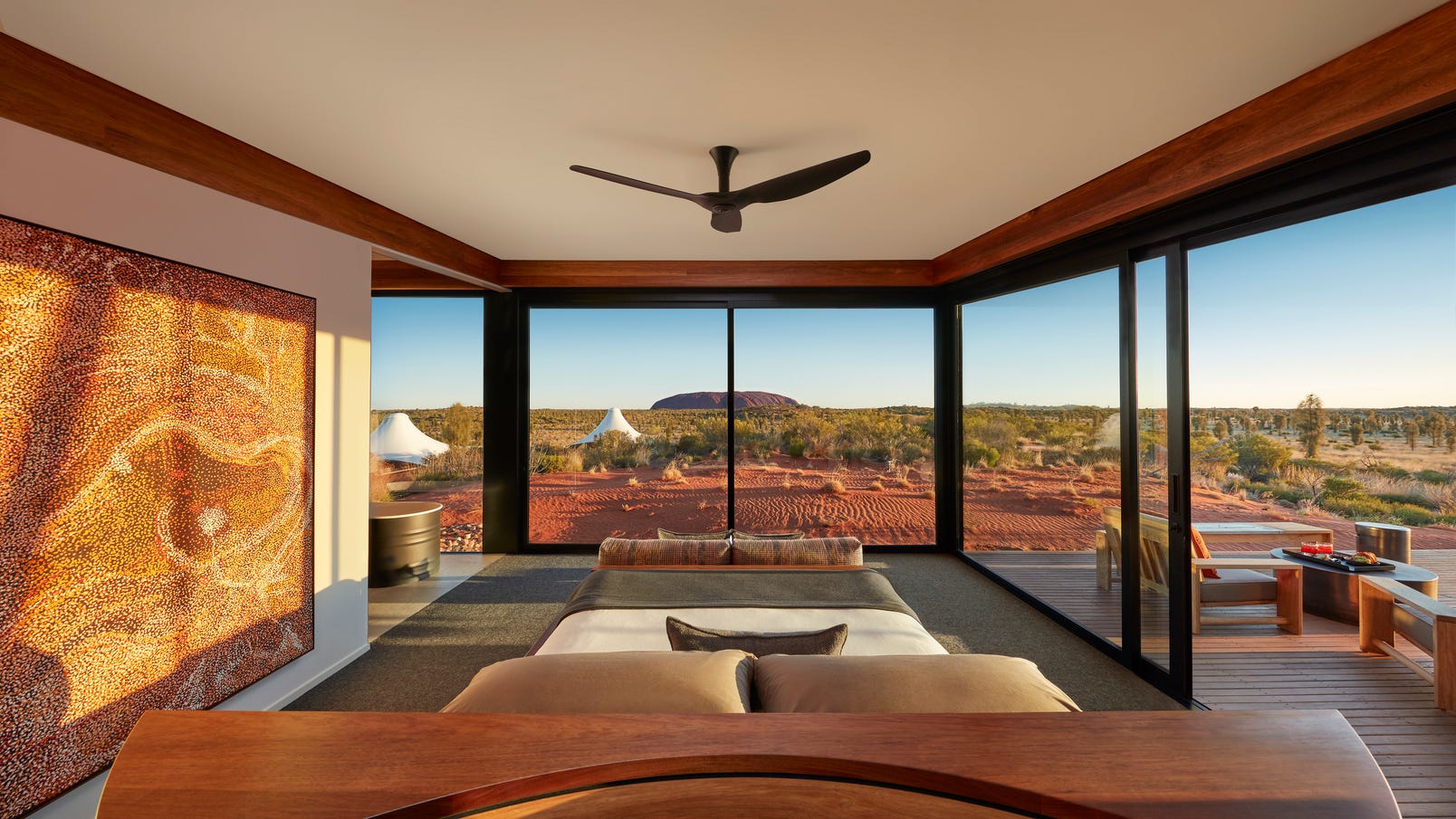 longitude-131-uluru