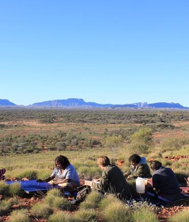 Ikuntji Artists Haasts Bluff
