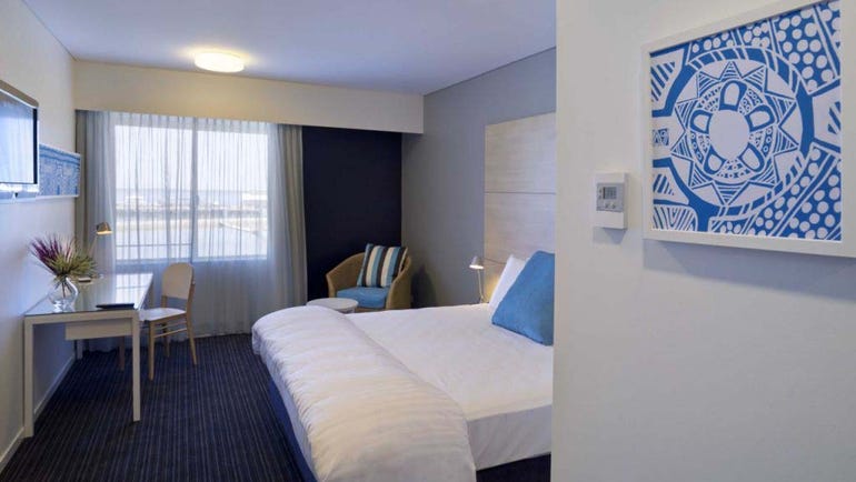 Vibe Hotel Darwin bedroom