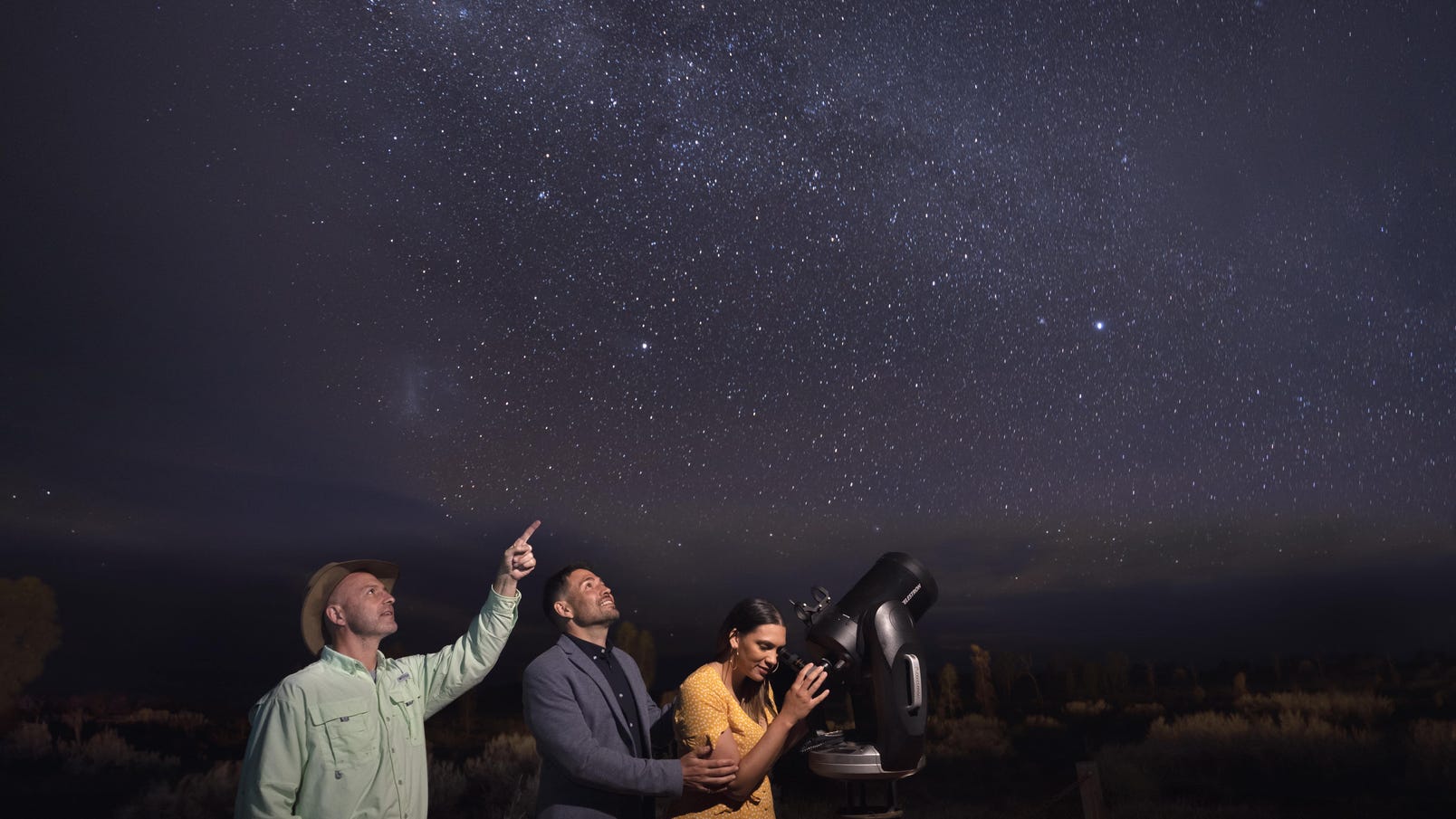 stargaze-at-uluru-during-at-sounds-of-silence