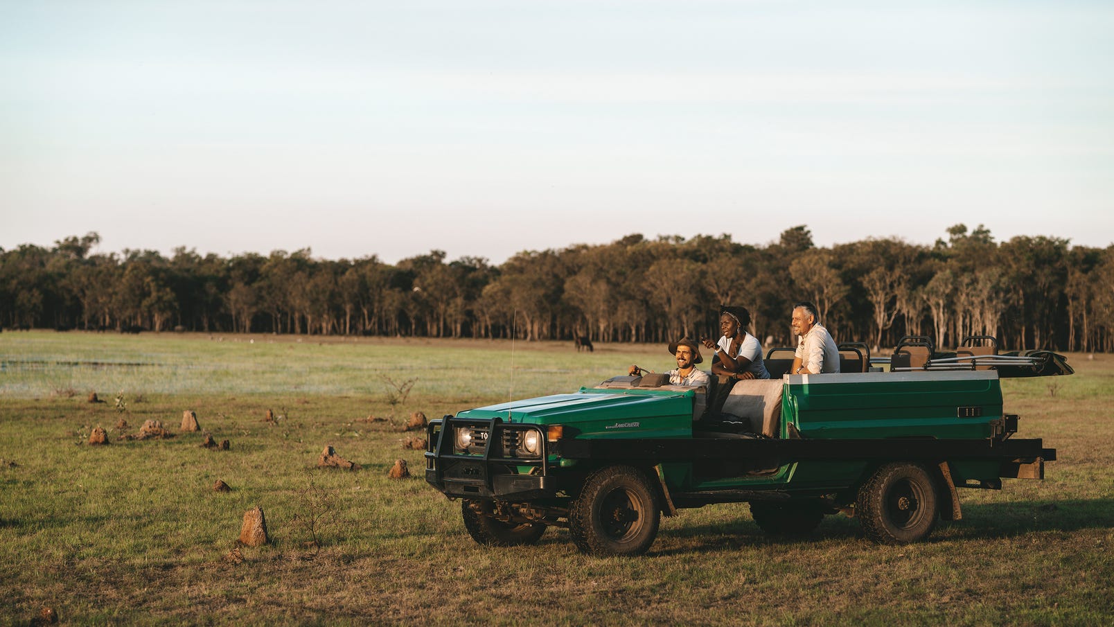 Safari jeep tour Bamurru Plains