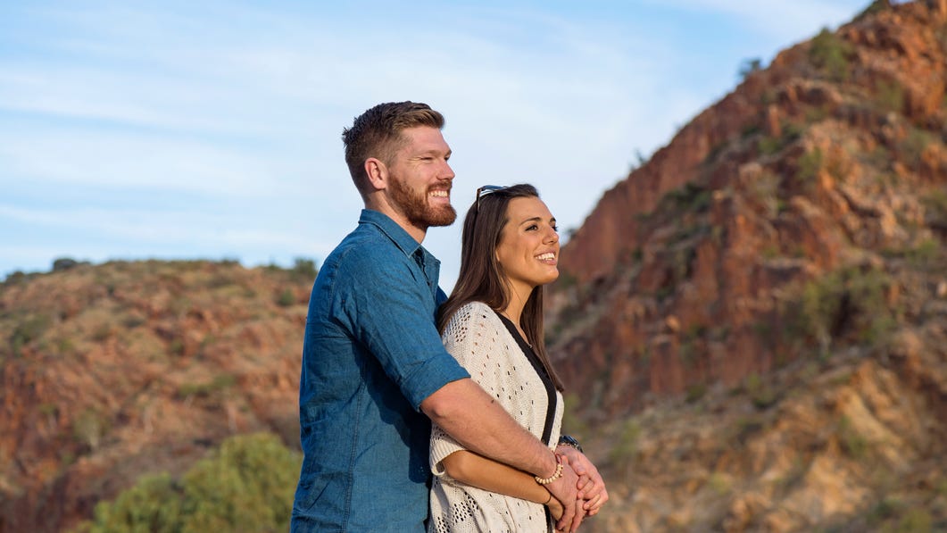 couple at glen helen lodge for the bachelor