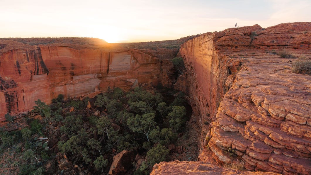 Kings Canyon Rim Walk sunrise