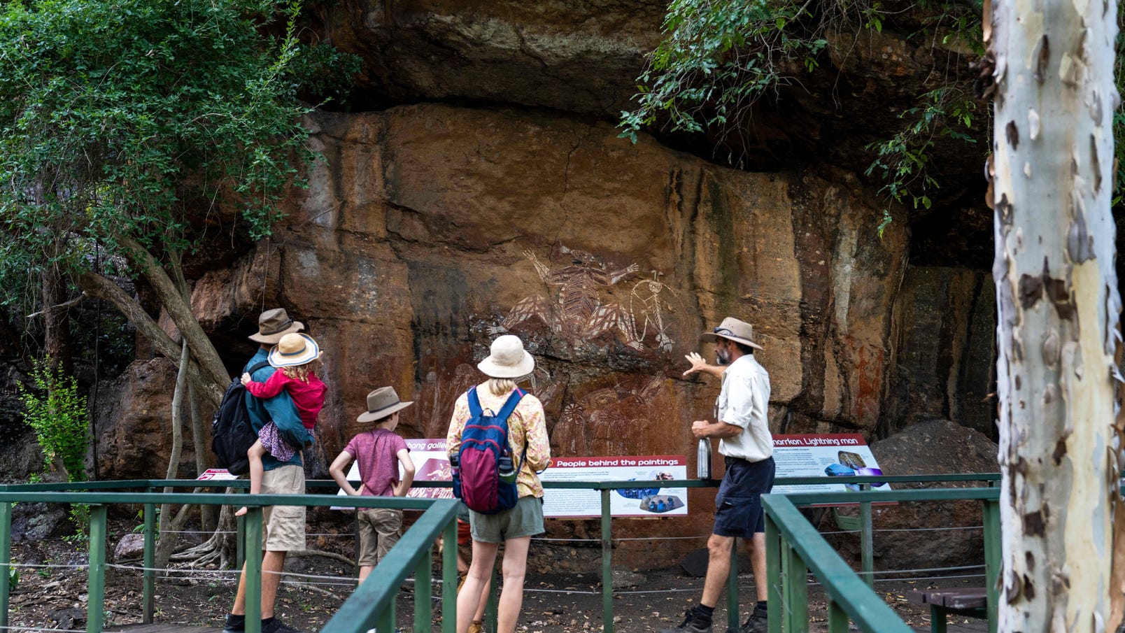 137860-35 Kakadu tour offroad dreaming