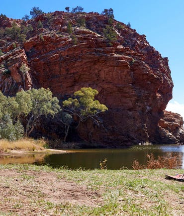 A couple having a picnic at Ellery Creek near Alice Springs
