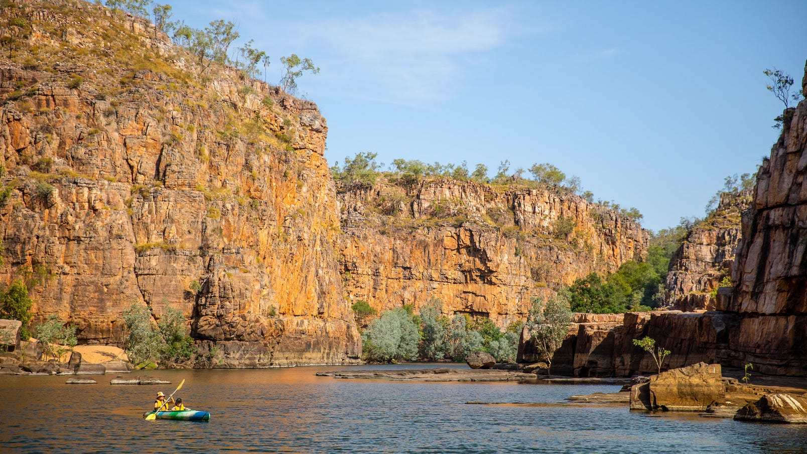 Canoeing-in-Katherine-Gorge