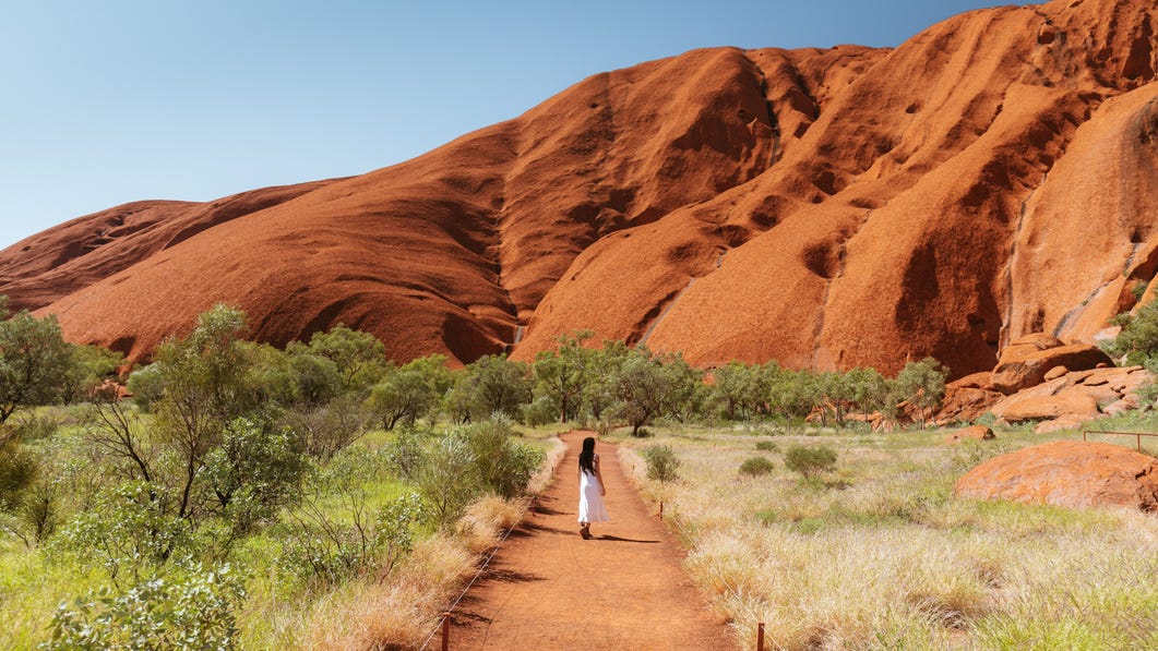 Walk the trails of Ulur-Kata Tjuta National-Park