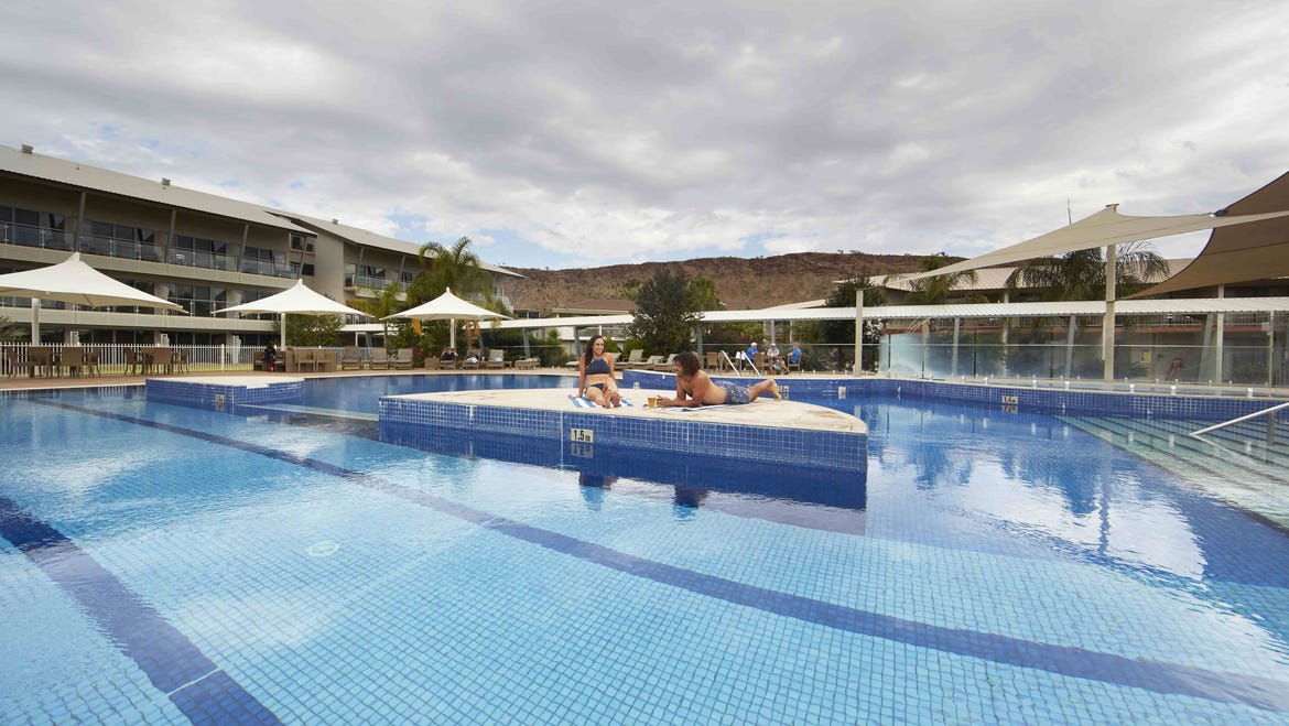 Lasseters Hotel Casino Alice Springs pool