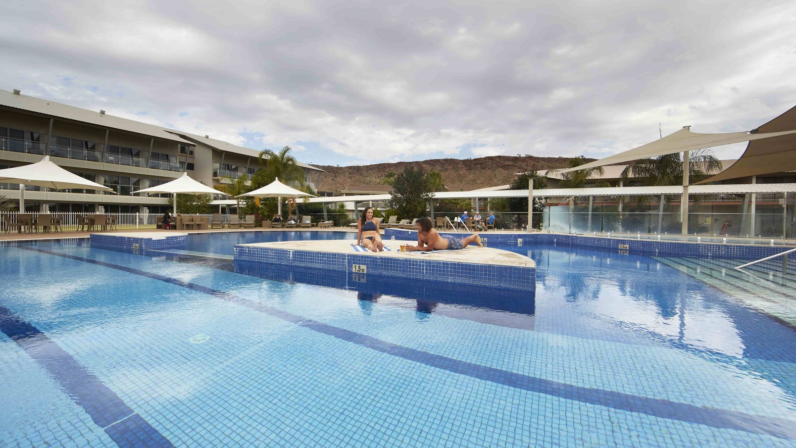 Lasseters Hotel Casino Alice Springs pool