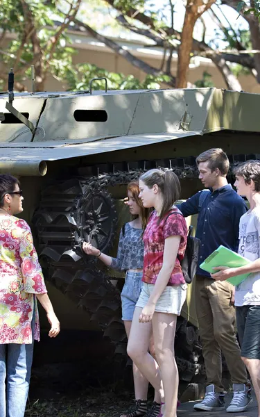 teenagersonatouratthedarwinmilitarymuseum-1jpg