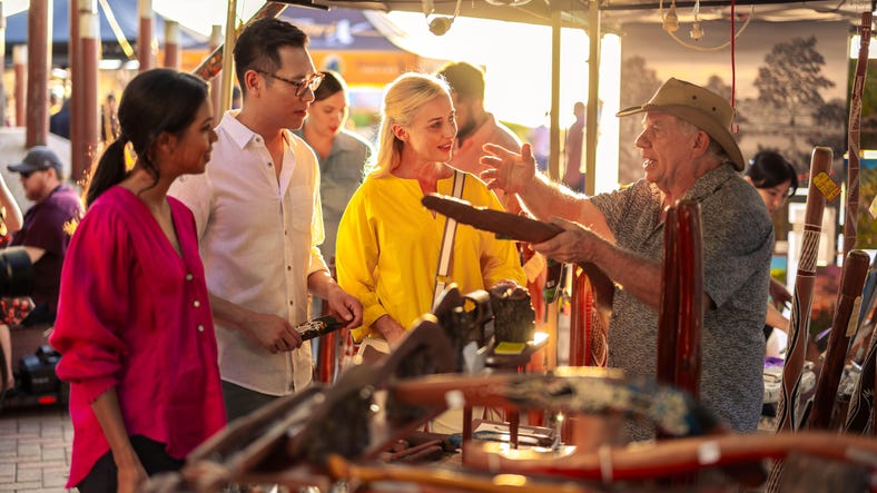 People shopping at Mindil Beach Sunset Market