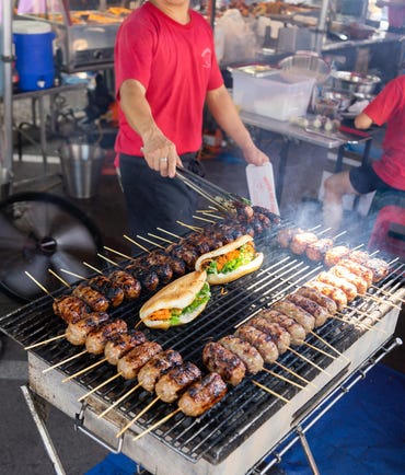 Sofia-Levin-Parap-markets-chef-cooking-grill