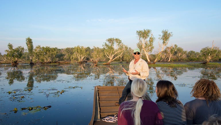 Cruising along the Mary River