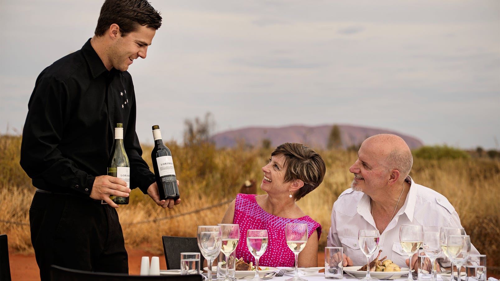 Dining-in-the-desert-with-Uluru