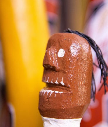 Art piece at Mimi Aboriginal Arts and Crafts
