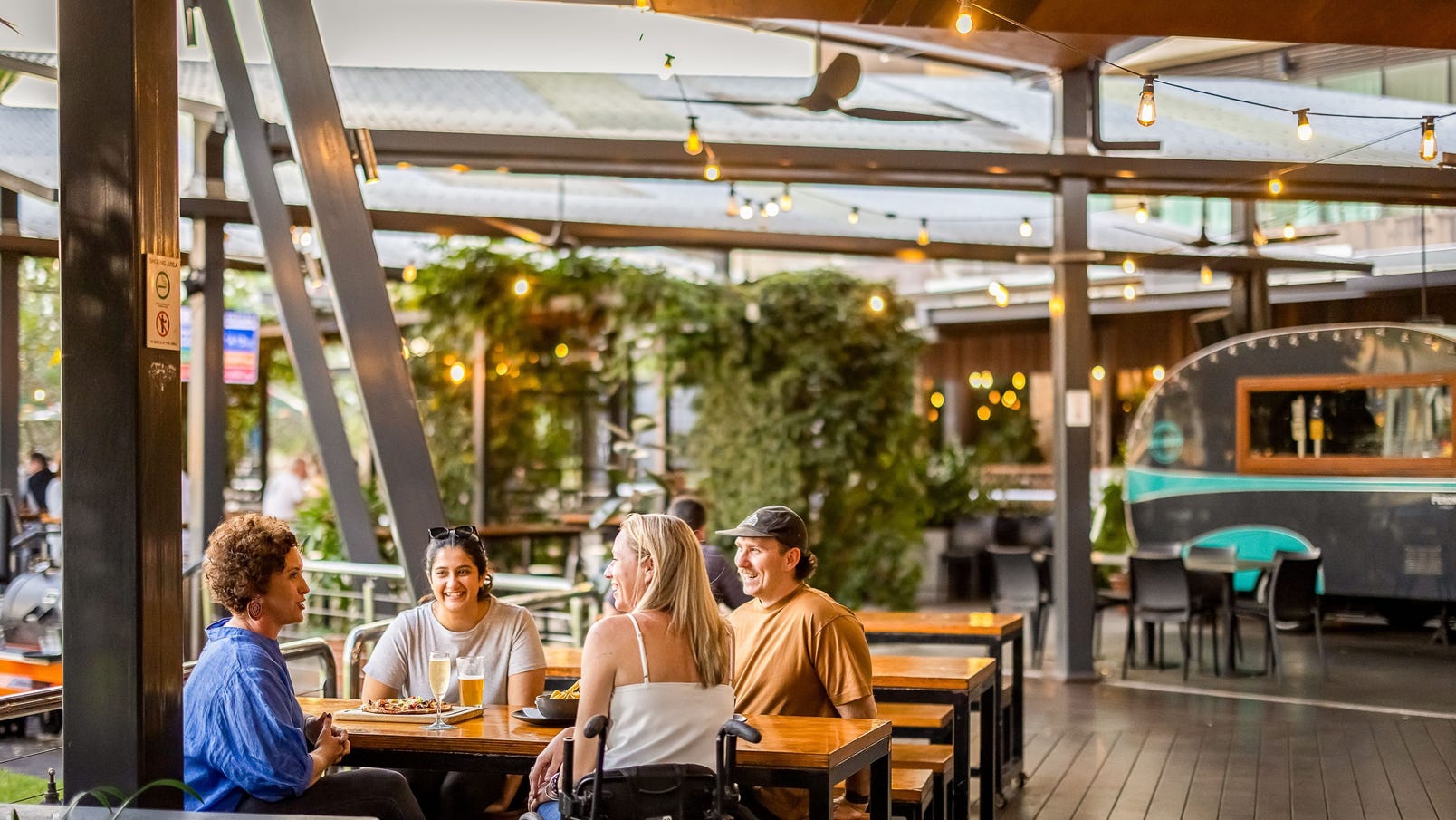 Precinct-Tavern-Darwin-Waterfront