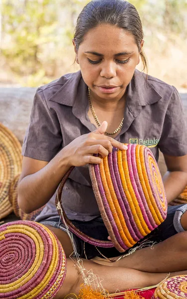 pudakul basket weaving