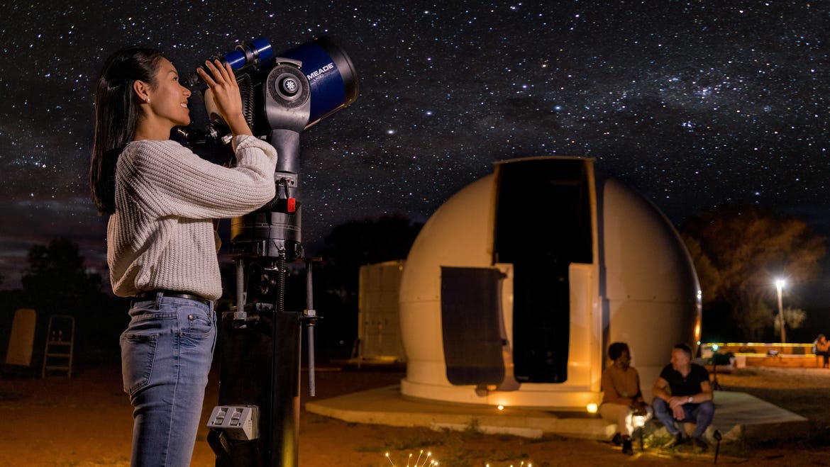 gaze-at-the-stars-during-dark-skies-festival